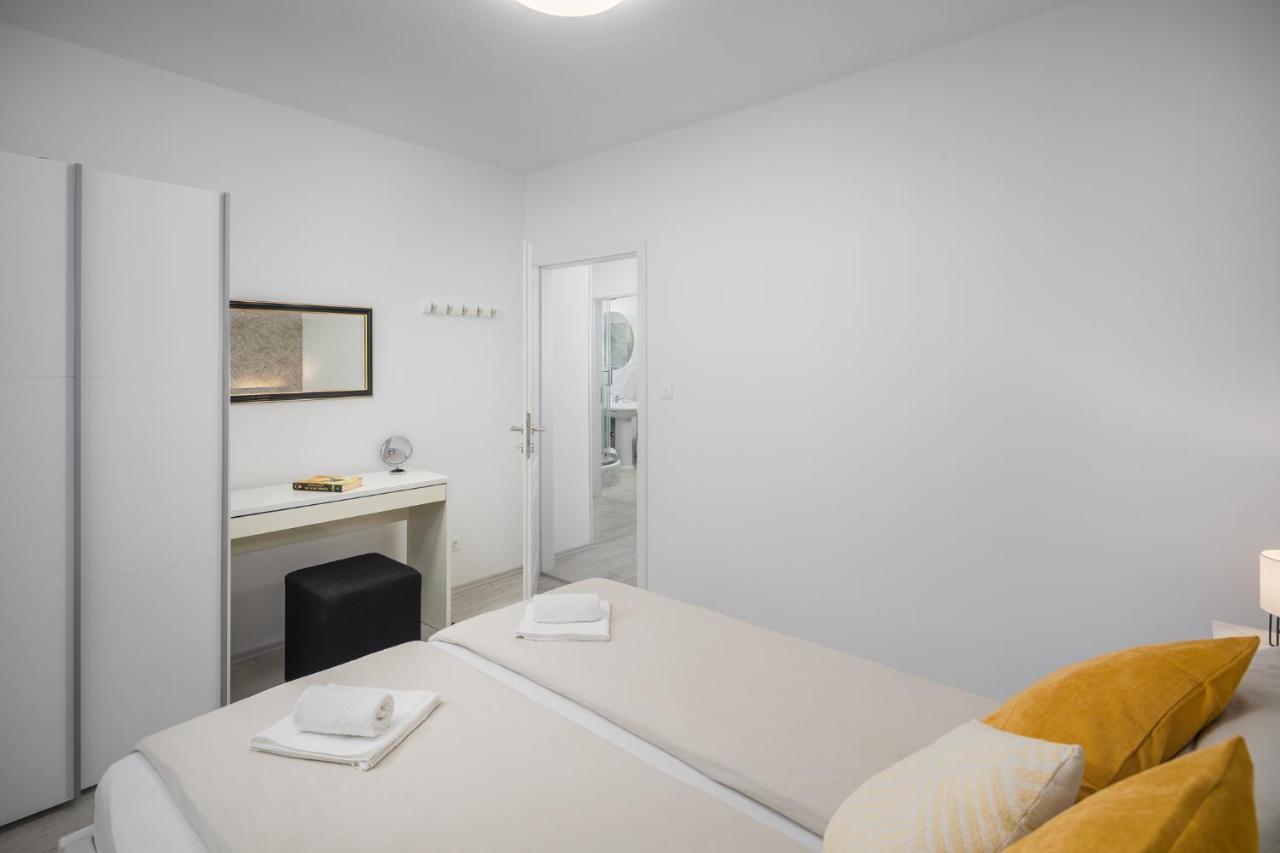 Apartment Sea Pearl Пореч Екстериор снимка